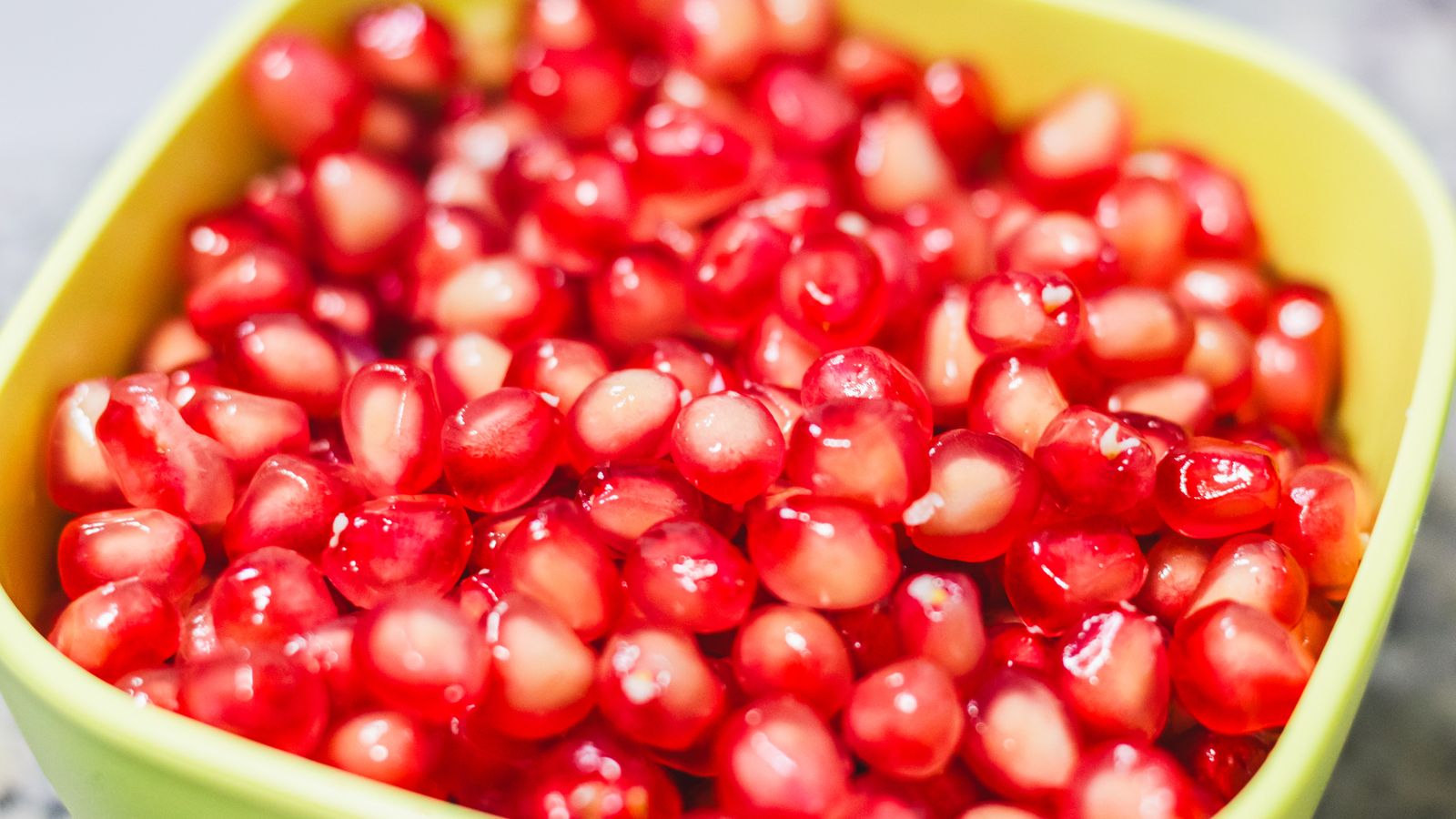 Pomegranate seeds containing polyphenols and other plant compounds